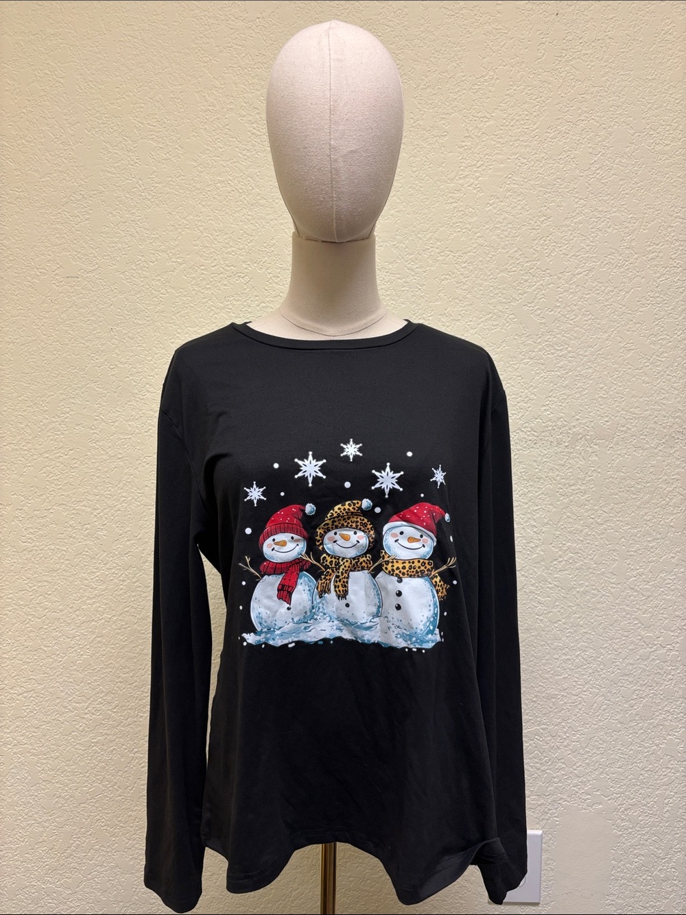 Black Long-Sleeve Holiday Snowman Graphic Tee